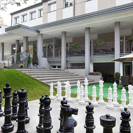 Отель Inwest Osrodek Szkoleniowo-Wypoczynkowy Смардзевице Экстерьер фото
