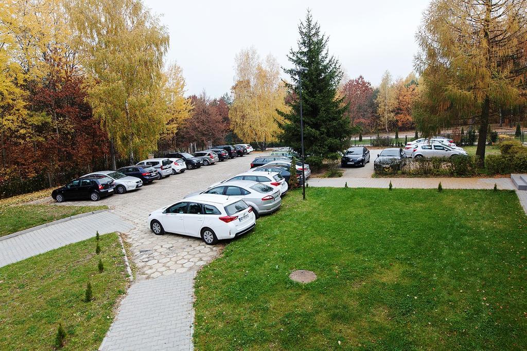Отель Inwest Osrodek Szkoleniowo-Wypoczynkowy Смардзевице Экстерьер фото